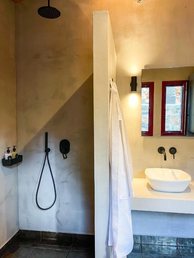 Modern Stone Villas With Swimming Pool Aliveri Buitenkant foto